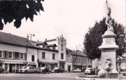 38 - Isere -  LES ABRETS - La Fontaine - Café De La Place - Coiffure - Les Abrets