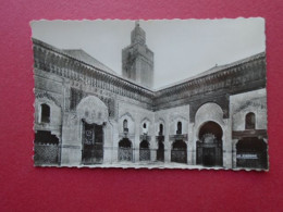 CPSM PHOTO GLACEE  FEZ FES  COUR DE LA MEDERSA BOU ANANIA  NON VOYAGEE - Fez