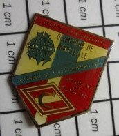 816c Pin's Pins / Beau Et Rare / SPORTS / FOOTBALL MATCH OLYMPIQUE MARSEILLE SPARTAK MOSCOU - Calcio
