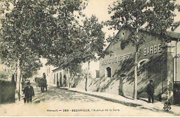 BEDARIEUX - Hérault - CPA  L'Avenue De La Gare-Manufacture Des Biscuits BARBE - Bedarieux