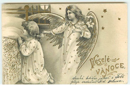 N°21976 - Carte Gaufrée - Veselé Vanoce - Ange Gardien Près D'une Fillette Priant - Andere & Zonder Classificatie
