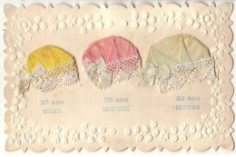 N°21904 - Carte Gaufrée - Trois Bonnets, Un Jaune, Un Rose Et Un Vert Pale - St. Catherine