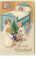 N°19680 - Herzliche Weihnachtsgrusse - Anges Jouant Au Pied D'un Lit Où Dort Une Fillette - Andere & Zonder Classificatie