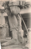 MUSEE - ALGERIE - Cherchell - Musée - Pied Droit Statue Auguste - Phot J Gelser - Monument - Carte Postale Ancienne - Museen