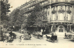 PARIS  Le Vaudeville  Et Le Boulevard Des Capucines Belle Animaton Fiacres Attelages  RV - Paris (09)