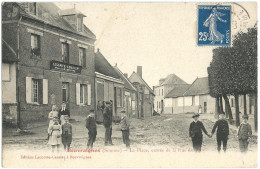 BEUVRAIGNES (80) – La Place, Entrée De La Rue Du Proy. Editeur Lecomte-Censier. - Beuvraignes