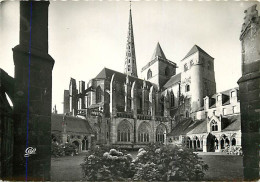 22 - Tréguier - La Basilique-Cathédrale, La Tour D'Hastings Et Le Cloître - Mention Photographie Véritable - CPSM Grand - Tréguier