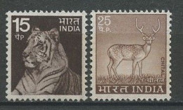 INDE 1974 N° 401/402 ** Neufs MNH Superbes C 7.50 € Faune Tigre Chital Animaux. Série Courante - Neufs
