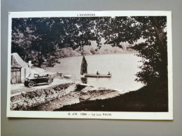 CPA Photo Canotage Sur Le Lac Pavin Vieille Voiture Modèle à Déterminer - Caffé