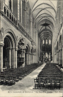 CPA Cathedrale De Bayeux La Nef Et Le Choeur - Bayeux
