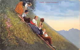A759 Switzerland Lustige Heimfahrt Sledge On Grass Family Ethnic Postcard - Ohne Zuordnung