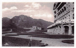31 - Haute Garonne - SUPERBAGNERES -  Le Grand Hotel Et La Gare Du Funiculaire - Superbagneres