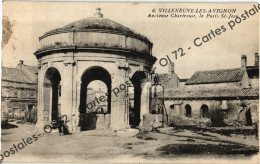CPA [30] Gard > Villeneuve-lès-Avignon - Ancienne Chartreuse - Le Puits St Jean - Animée - Villeneuve-lès-Avignon