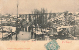 PARTHENAY : VIADUC DU CHEMIN DE FER SUR LE THOUET - Parthenay