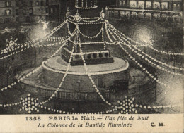 CPA Paris La Nuit Une Fete De Nuit La Colonne De La Bastille Illuminee - Squares