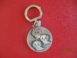 AUGIS  LES TROIS CHATONS MEZIERES  BISCUITS  PORTE CLEFS CLE CLES Key Ring - Portachiavi