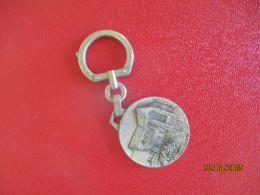 AUGIS YVRE L EVEQUE COMITE DES FETES  PORTE CLEFS CLE CLES Key Ring - Portachiavi