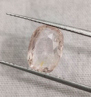 IGI Certified 3.05ct Padparadscha Sapphire, Natural Untreated Gemstone - Sapphire