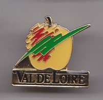 Pin's Val De Loire Dpt 45   Réf 7426JL - Ciudades