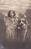 Cpa Jeune Fille Et Son Chien - Scenes & Landscapes