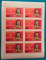 8 / BOGEN / BLOCKMARKEN / 85TH YEAR H.R.H. THE QUEEN MOTHER - Tanzanie (1964-...)