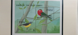 1990  Grenadines Of St. Vincent Mi# 738-39. "Birds" MNH** - Collections, Lots & Séries