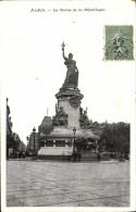 CPA Paris La Statue De La Republique - Squares