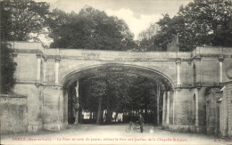 CPA Dreux Le Pont En Anse De Panler Reliant Le Pare Aux Jardins De La Chapelle St Louis - Dreux