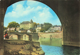 53 MAYENNE LE PONT NEUF ET LE CHATEAU - Mayenne