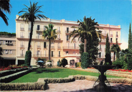 83 HYERES LES PALMIERS CENTRE MEDICAL CHATEAUBRIAND - Hyeres