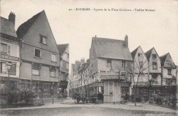 18 BOURGES SQUARE DE LA PLACE GORDAINE - Bourges