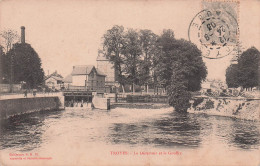 10 TROYES LE DEVERSOIR ET LE GOUFFRE - Troyes