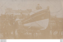BRIDLINGTON - CARTE PHOTO - HOTEL ALEXANDRA - LIFEBOAT - ANIMATION - CANOT DE SAUVETAGE - ( 3 SCANS ) - Altri & Non Classificati