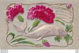 POISSON D ' AVRIL - BOUQUET FLEURI D ' AMOUR - CARTE EMBOSSEE  AVEC OEILLETS - TREFLE - POEME - ( 2 SCANS ) - Erster April