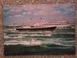 CUNARD LINE QUEEN ELIZABETH 2 (QE2) WITH CANBERRA AND ROYAL YACHT BRITANNIA - Steamers