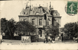 CPA Trouville L'Hotel De Ville - Trouville