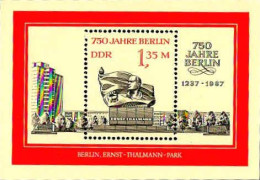 Rda Bloc N** Yv: 88 Mi:89 Berlin Ernst Thalmann-Park - Monuments