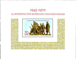 Rda Bloc N** Yv: 27 Mi:32 Befrieung Vom Faschismus - Monuments
