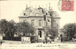 CPA Trouville L'Hotel De Ville - Trouville