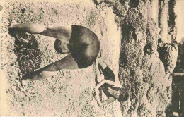 Femmes - Baigneuses - Effet De Lune En Plein Midi - Animée - Femme En Maillot De Bain - Enfants - Carte Humoristique - C - Women