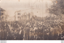 64) HASPARREN - CARTE PHOTO - PLACE DE L ' EGLISE - ANIMATION - FOULE - HABITANTS - N° 2 - ( 3 SCANS ) - Hasparren