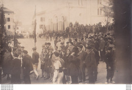 64) HASPARREN - CARTE PHOTO - PLACE DE L ' EGLISE - ANIMATION - FOULE - HABITANTS - N° 3 - ( 3 SCANS ) - Hasparren