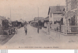 A22-44) LA BERNERIE - LA ROUTE DES MOUTIERS - ( 2 SCANS ) - La Bernerie-en-Retz