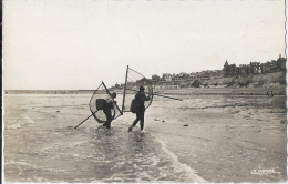 D 80.ONIVAL SUR MER.  RETOUR DE PECHE A LA CREVETTE. CARTE ECRITE - Onival