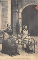 AIN  01  BRESSE, FOLKLORE - LES EBAUDES EN BRESSE - FILEUSES - DEUX FEMMES - Ohne Zuordnung