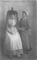 AIN  01  BRESSE, FOLKLORE - BRESSANES - COSTUMES ANCIEN ET MODERNE - DEUX FEMMES - Ohne Zuordnung