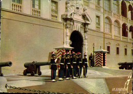 CPM Principaute De Monaco La Garde Princiere Devant Le Palais - Sonstige & Ohne Zuordnung