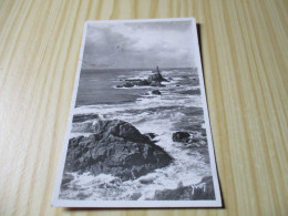 CPSM Pointe Du Raz (29).Rochers Prolongeant L'éperon Du Raz. - La Pointe Du Raz