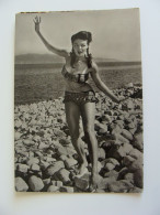 SUL RETRO INCOLLATO RITAGLIO DI RIVISTA BIKINI COSTUME DA BAGNO  DONNA SEXI FEMME  Woman - Girl - PIN UP  NON VIAGGIATA - Pin-Ups