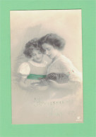 XB1450 JEUNE FILLE, ENFANT, GIRL FAMOUS MODEL GRETE REINWALD WITH PUSSYCAT Rppc - Portraits